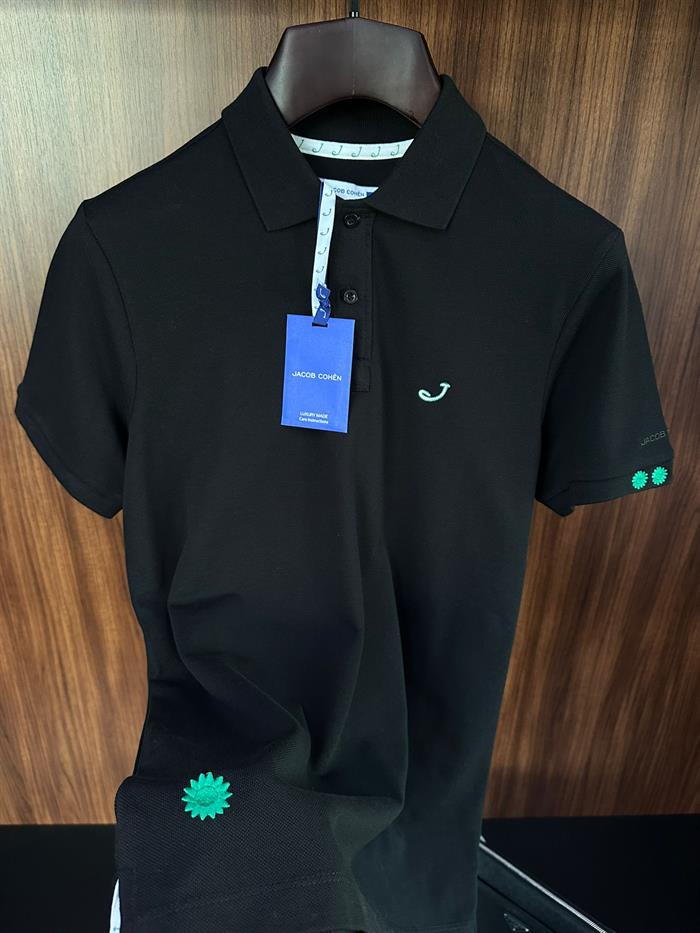 Kol Ve Göğüs Nakış Detaylı Yakalı T-Shirt