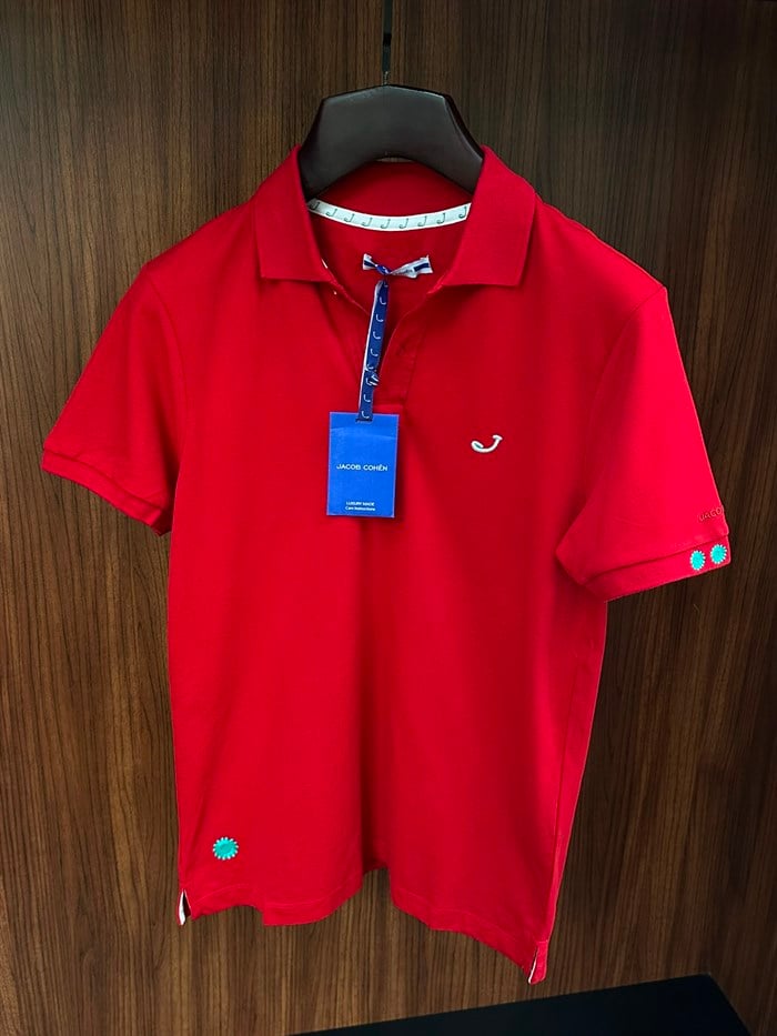 Kol Ve Göğüs Nakış Detaylı Yakalı T-Shirt
