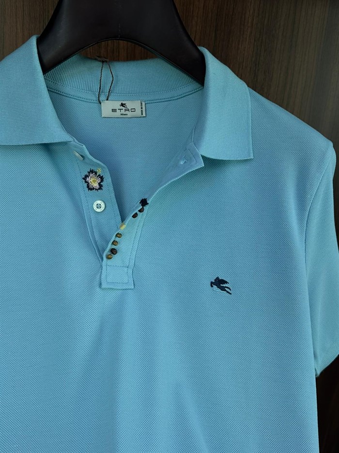 Nakış Armalı Boncuk Detaylı Yakalı T-Shirt