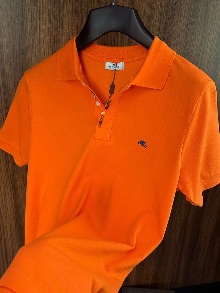 Nakış Armalı Boncuk Detaylı Yakalı T-Shirt