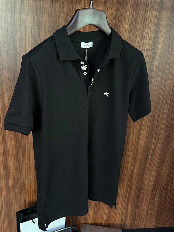 Nakış Armalı Boncuk Detaylı Yakalı T-Shirt