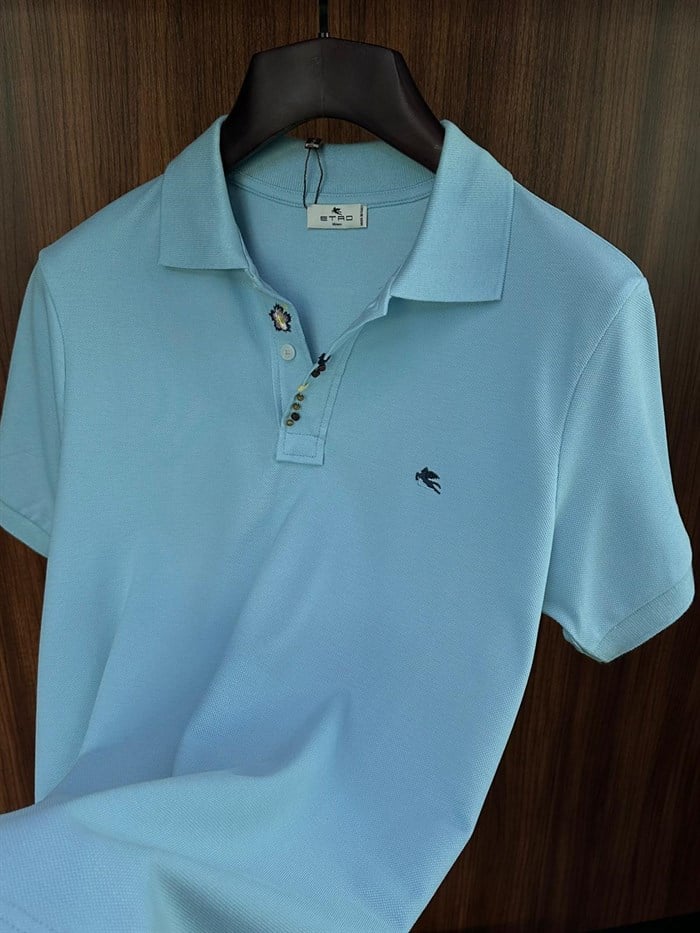 Nakış Armalı Boncuk Detaylı Yakalı T-Shirt