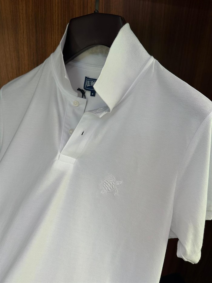 Nakış Logolu Ense Yazılı Yakalı T-Shirt