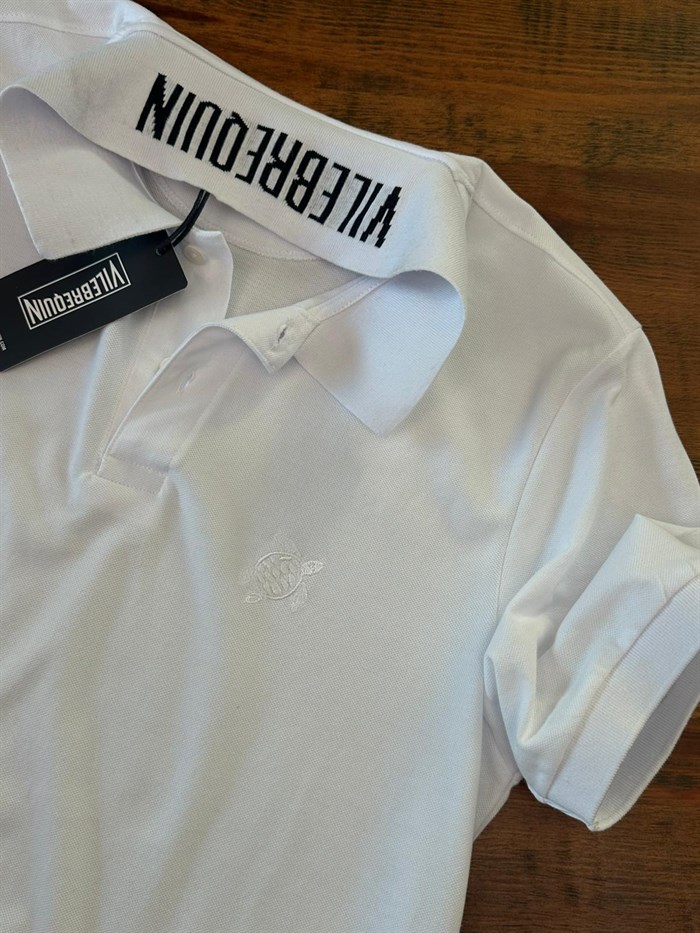 Nakış Logolu Ense Yazılı Yakalı T-Shirt