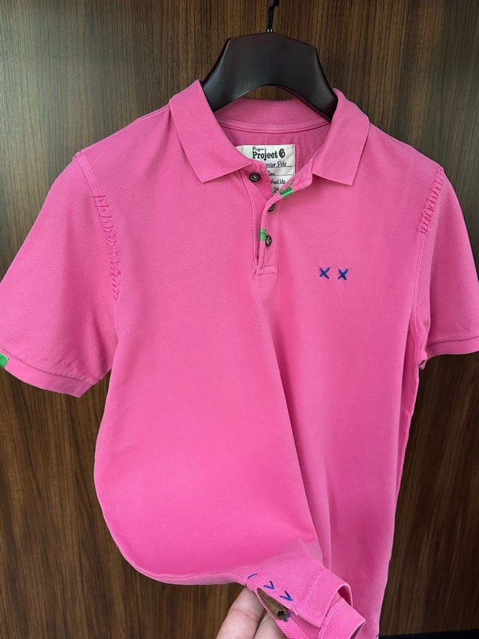Nakış Logolu Tahta Düğmeli Yakalı T-Shirt