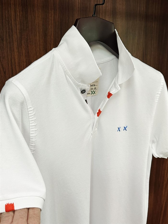 Nakış Logolu Tahta Düğmeli Yakalı T-Shirt