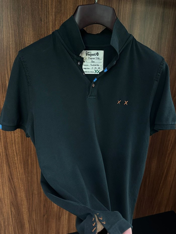 Nakış Logolu Tahta Düğmeli Yakalı T-Shirt