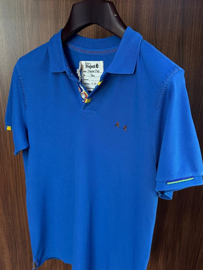 Nakış Logolu Yaka Boncuk Detaylı T-Shirt