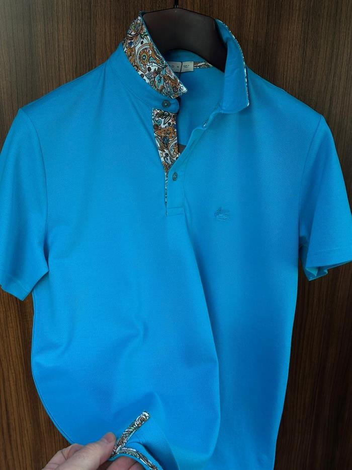 Yaka Desen Detaylı Pike Kumaş Yakalı T-Shirt