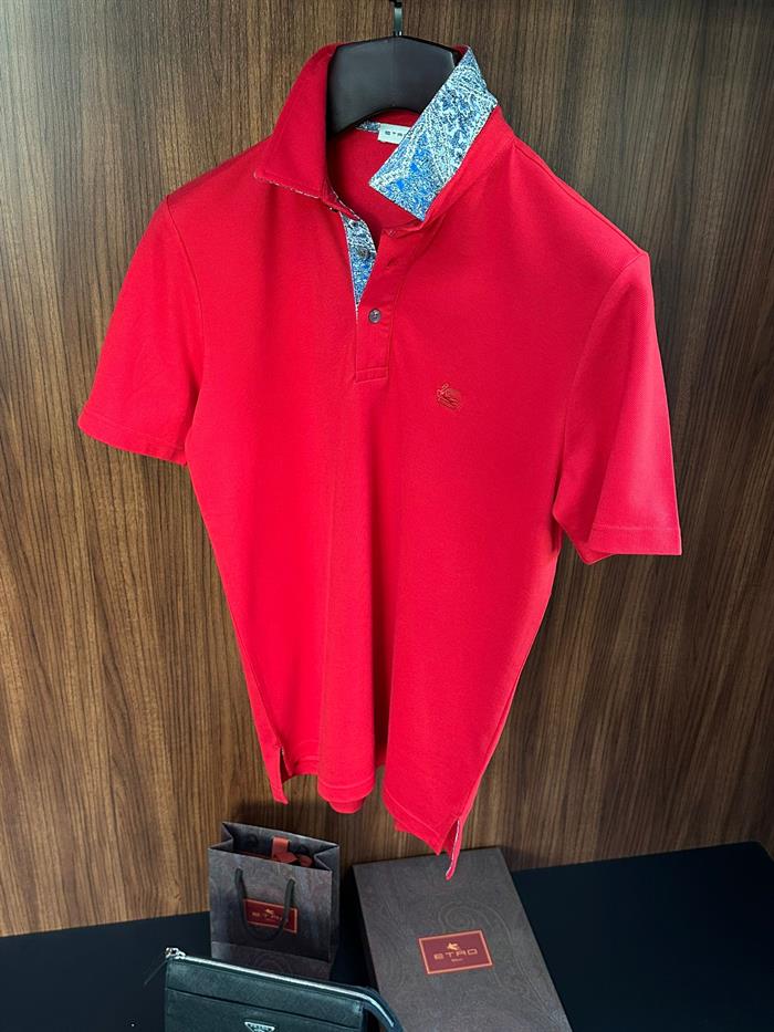 Yaka Desen Detaylı Pike Kumaş Yakalı T-Shirt