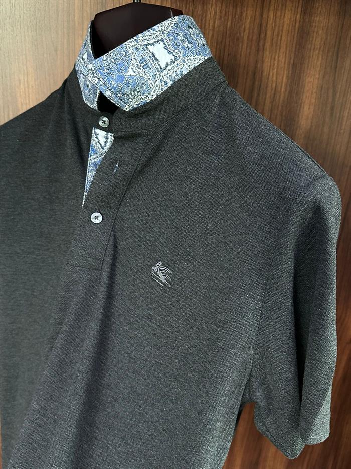 Yaka Desen Detaylı Pike Kumaş Yakalı T-Shirt