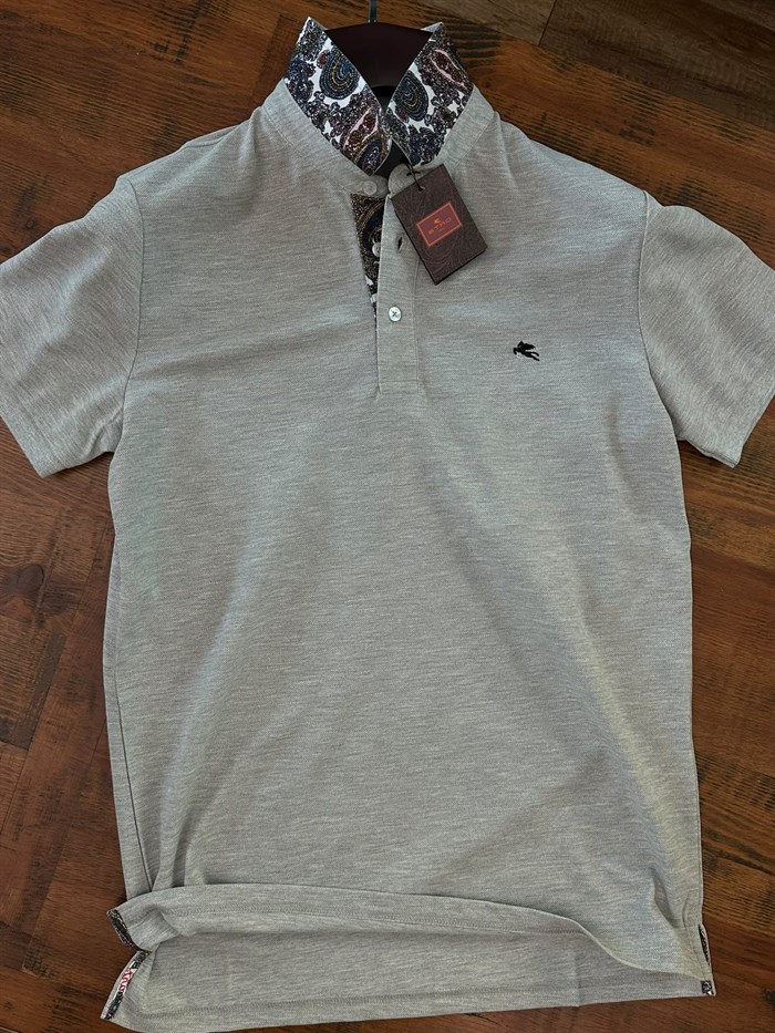 Yaka Desen Detaylı Pike Kumaş Yakalı T-Shirt