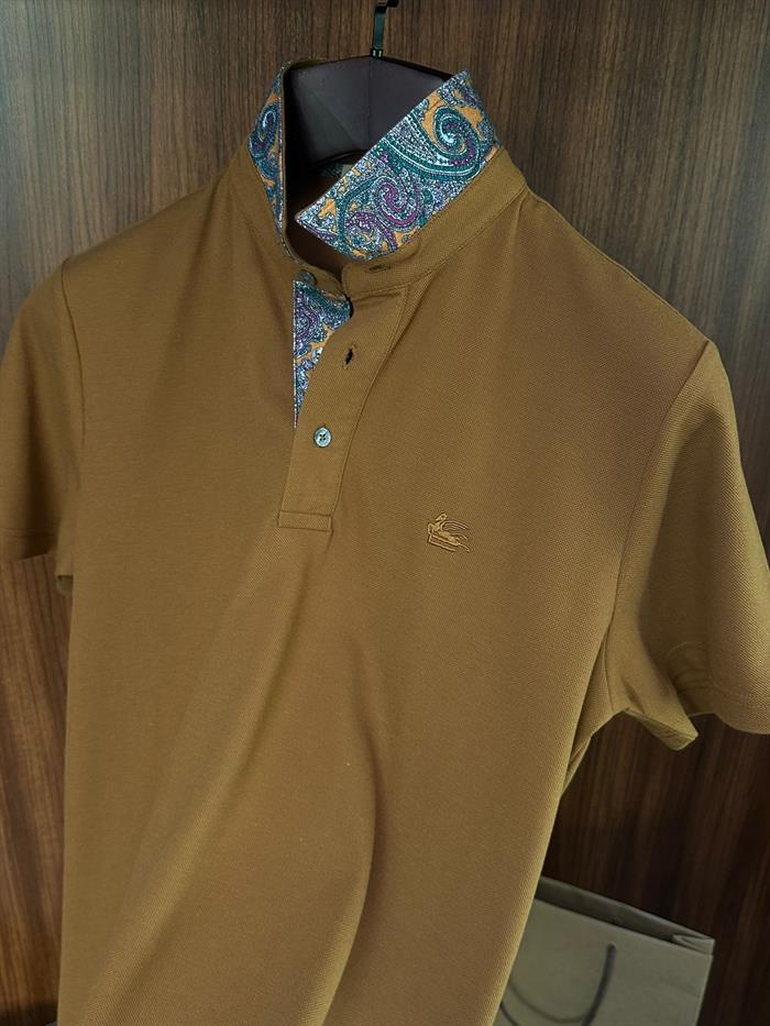 Yaka Desen Detaylı Pike Kumaş Yakalı T-Shirt
