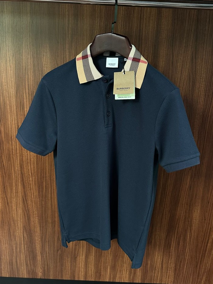 Yaka Detaylı Düğme Kapamalı İthal Yakalı T-Shirt