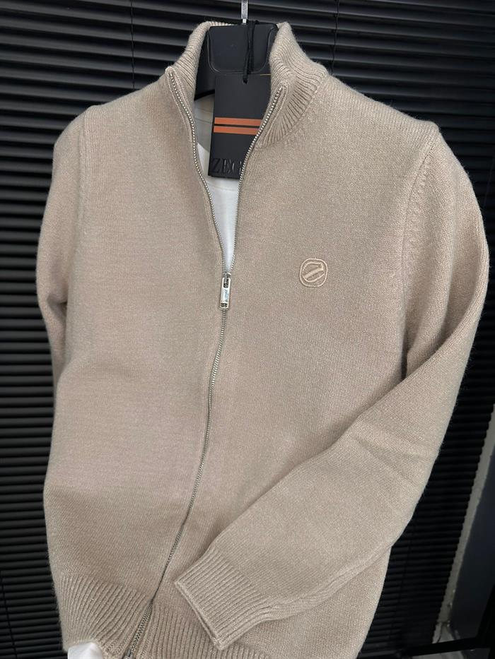 Nakış Kabartma Logolu Triko Ceket