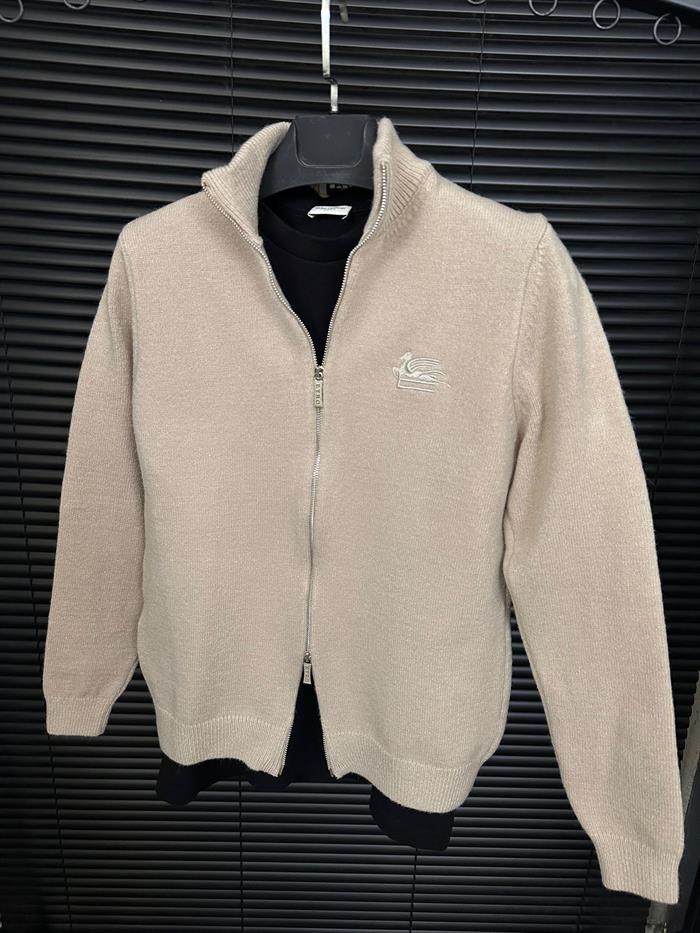 Nakış Logolu Fermuar Detaylı Yün Hırka