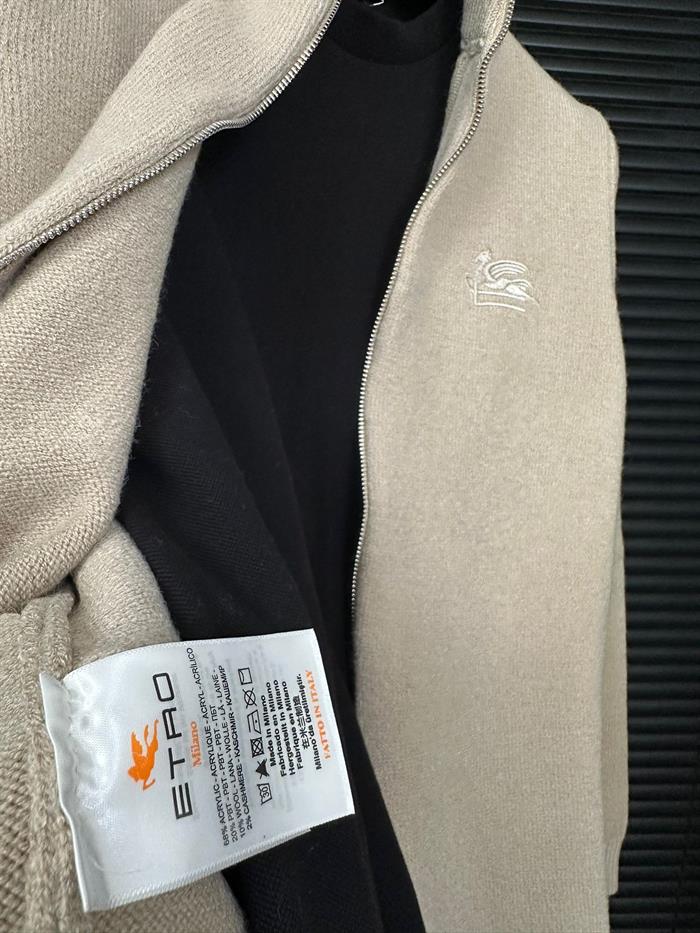 Nakış Logolu Fermuar Detaylı Yün Hırka