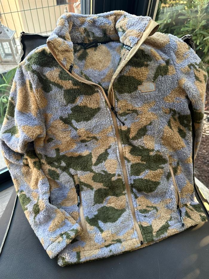 Nakış Logolu Kamuflaj Desenli Peluş Ceket