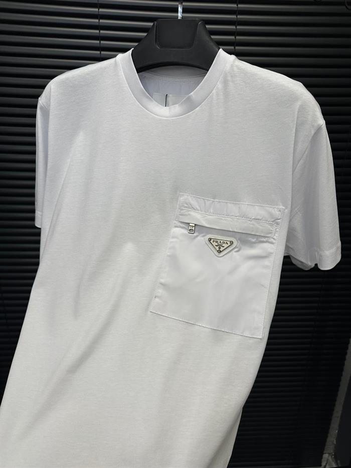 Metal Armalı Fermuar Cep Detaylı T-Shirt - Beyaz