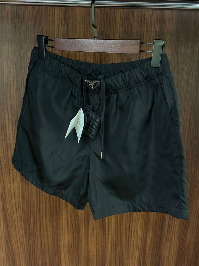 Metal Logolu Deniz Şortu