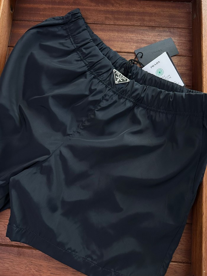 Metal Logolu Deniz Şortu