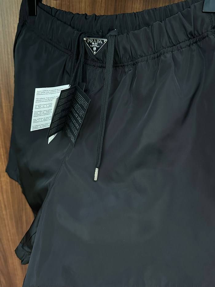 Metal Logolu Deniz Şortu