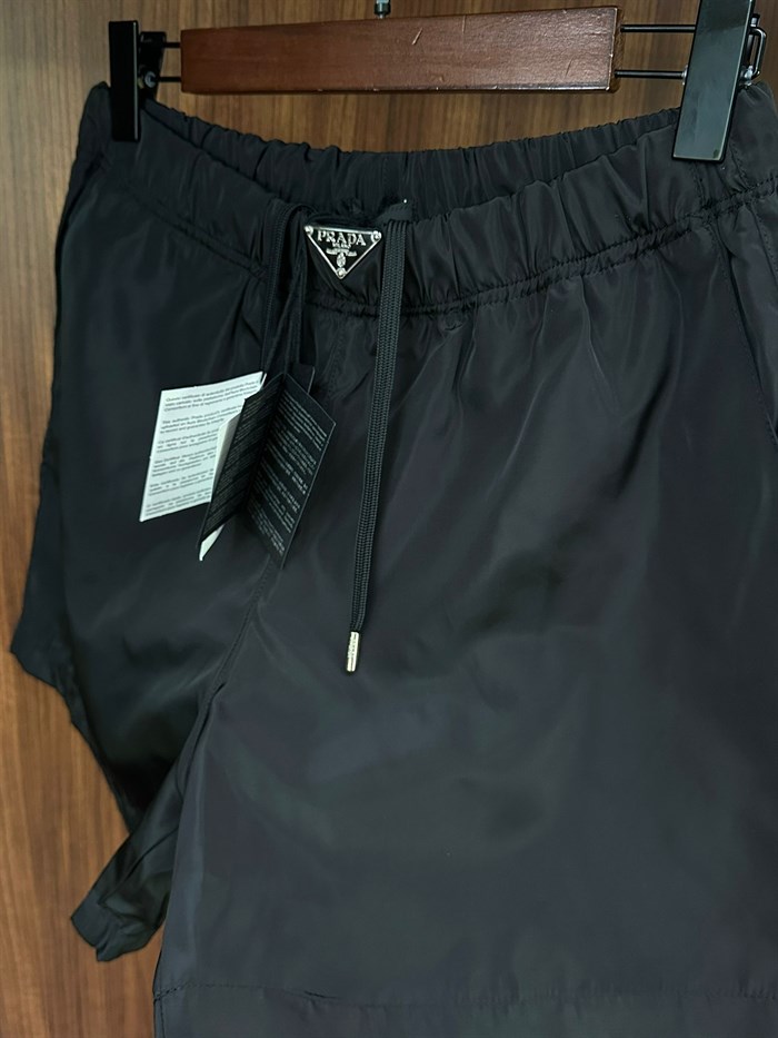 Metal Logolu Deniz Şortu