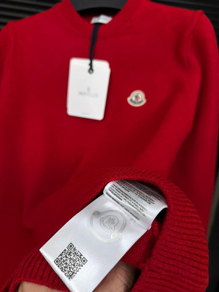 Nakış Kabartma Logolu Yün Kazak