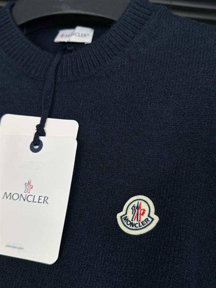 Nakış Kabartma Logolu Yün Kazak