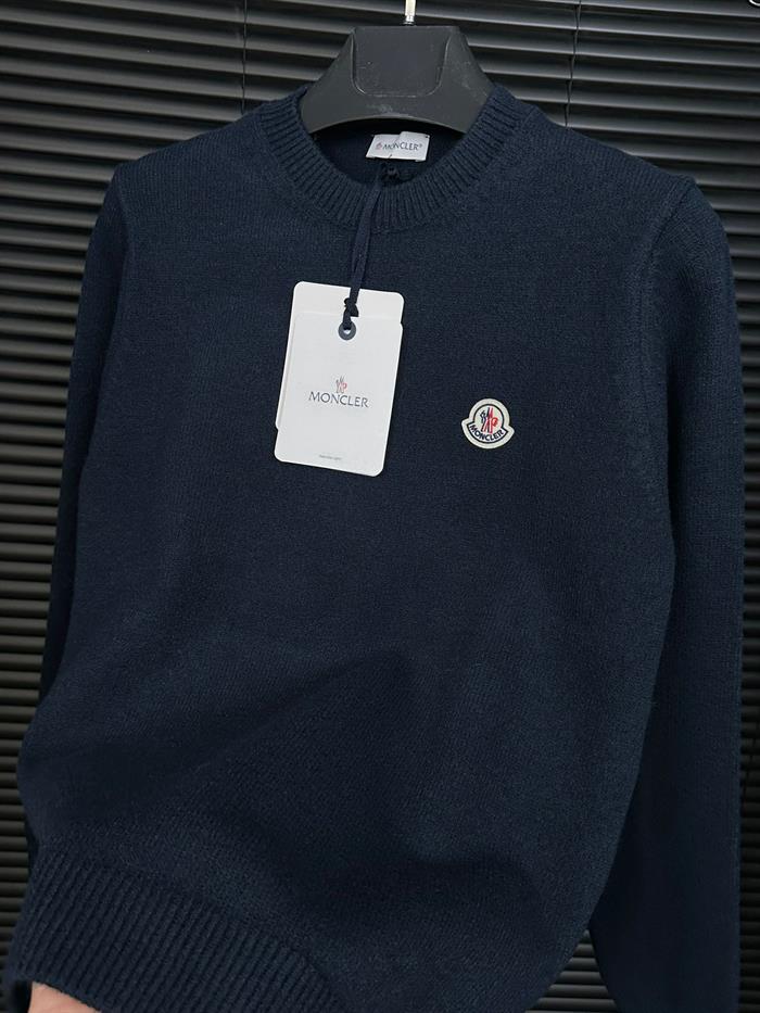 Nakış Kabartma Logolu Yün Kazak