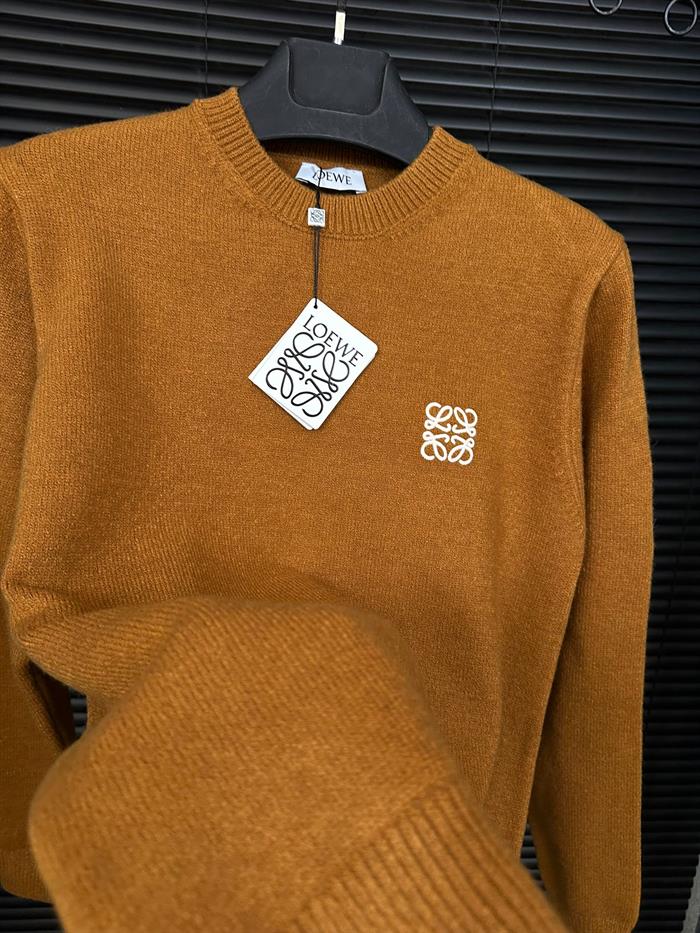 Nakış Kabartma Logolu Yün Kazak