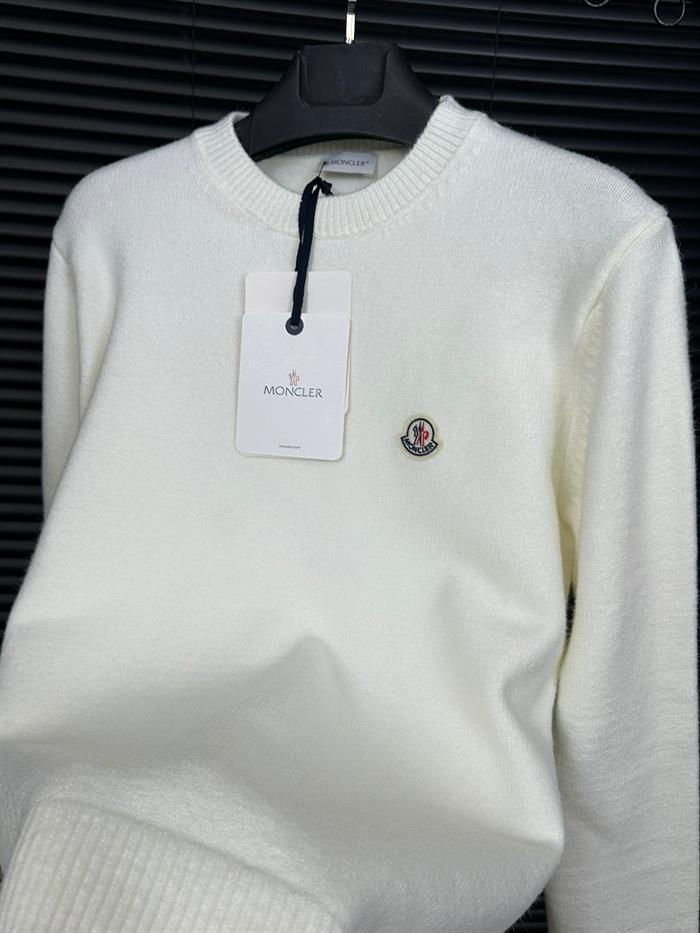 Nakış Kabartma Logolu Yün Kazak