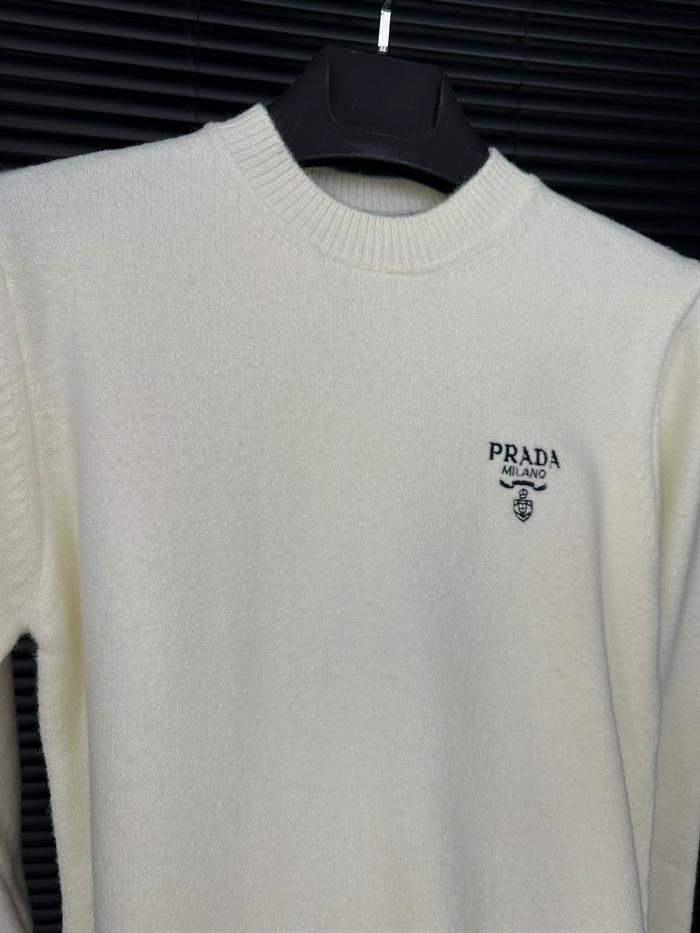 Nakış Logolu Yün Kazak