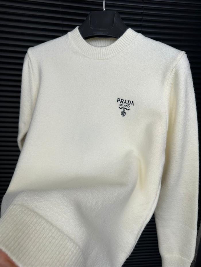 Nakış Logolu Yün Kazak