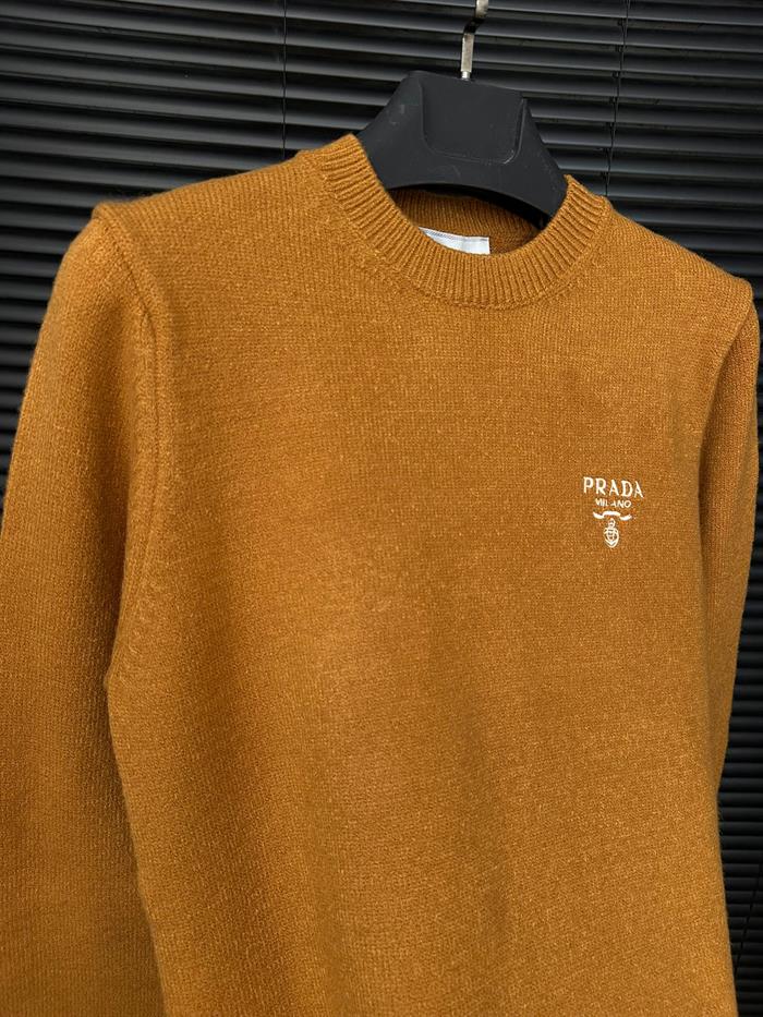 Nakış Logolu Yün Kazak