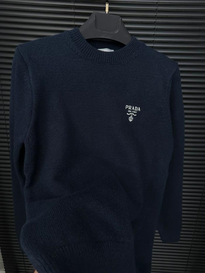 Nakış Logolu Yün Kazak