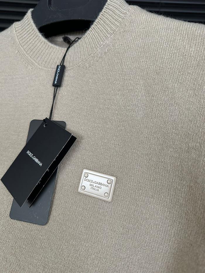 Tonaton Metal Logolu Yün Kazak