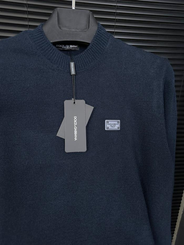 Tonaton Metal Logolu Yün Kazak