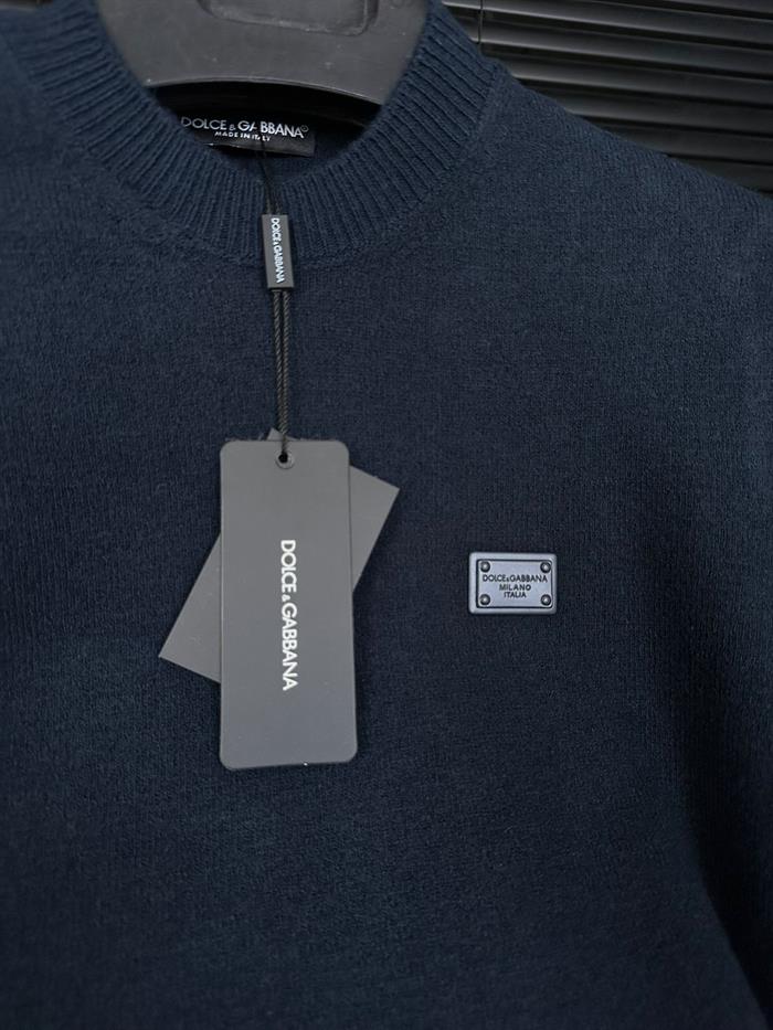 Tonaton Metal Logolu Yün Kazak