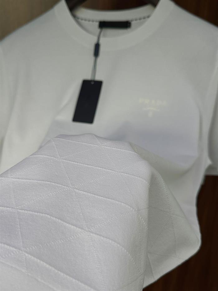 Göğüs Kabartma Logolu Triko T-Shirt