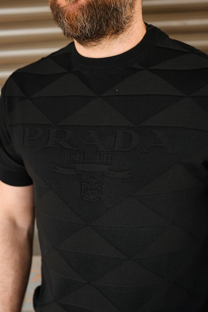 Göğüs Kabartma Yazılı Triko T-Shirt