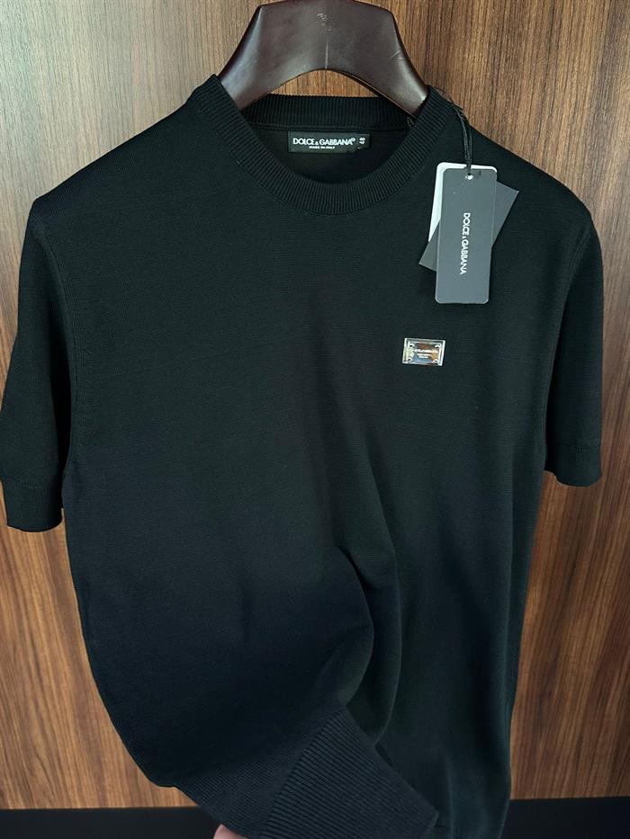 Göğüs Metal Logolu Triko T-Shirt