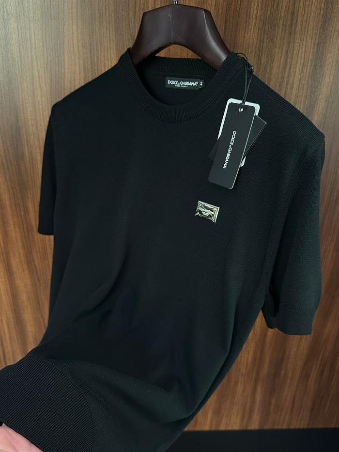 Göğüs Metal Logolu Triko T-Shirt
