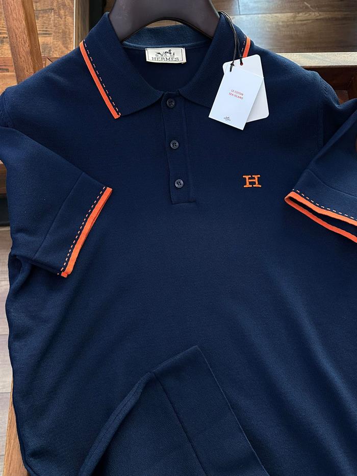 Göğüs Nakış Logolu Yaka Şerit Detaylı Triko T-Shirt