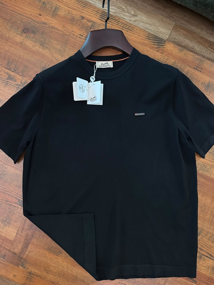 Metal Logolu Bisiklet Yaka T-Shirt