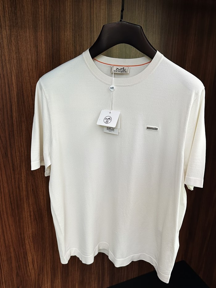Metal Logolu Bisiklet Yaka T-Shirt