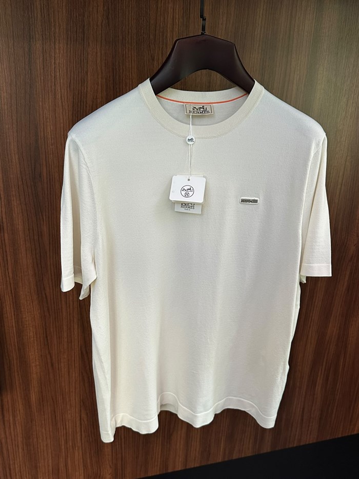 Metal Logolu Bisiklet Yaka T-Shirt
