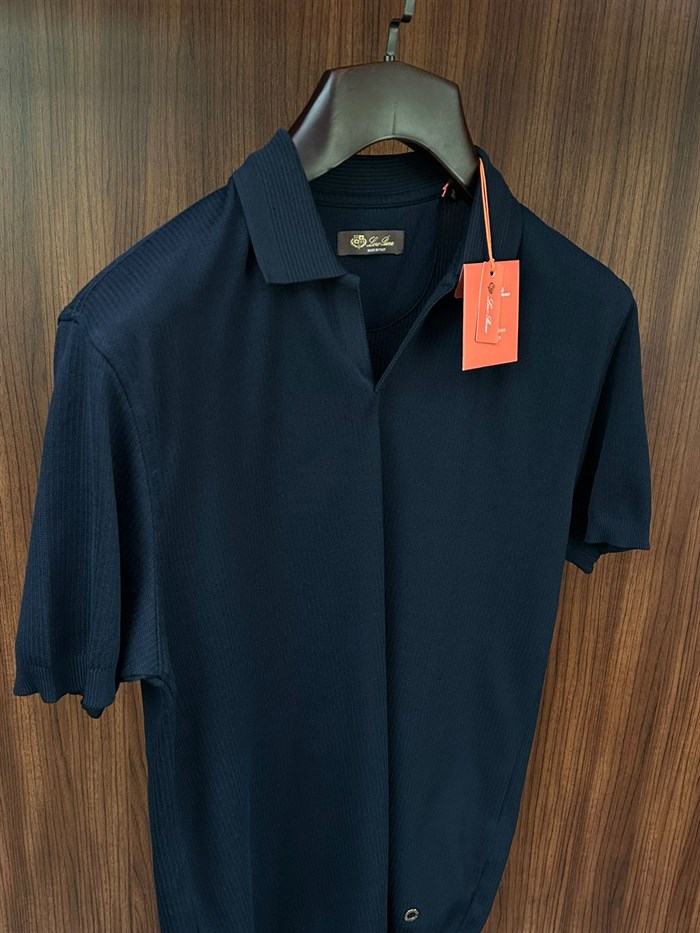 Metal Logolu Yakalı Triko T-Shirt