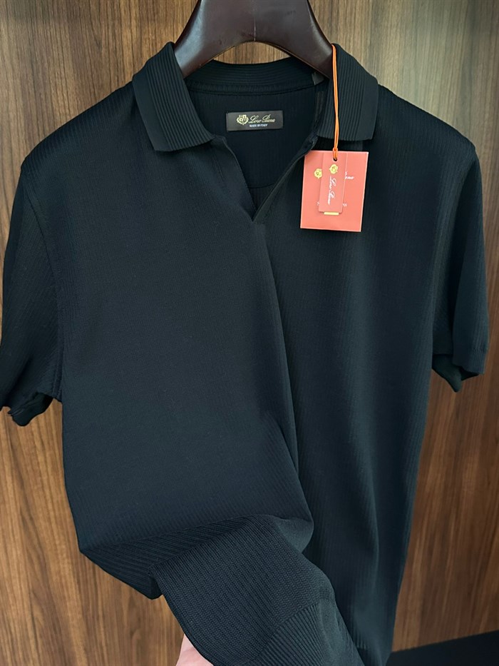 Metal Logolu Yakalı Triko T-Shirt