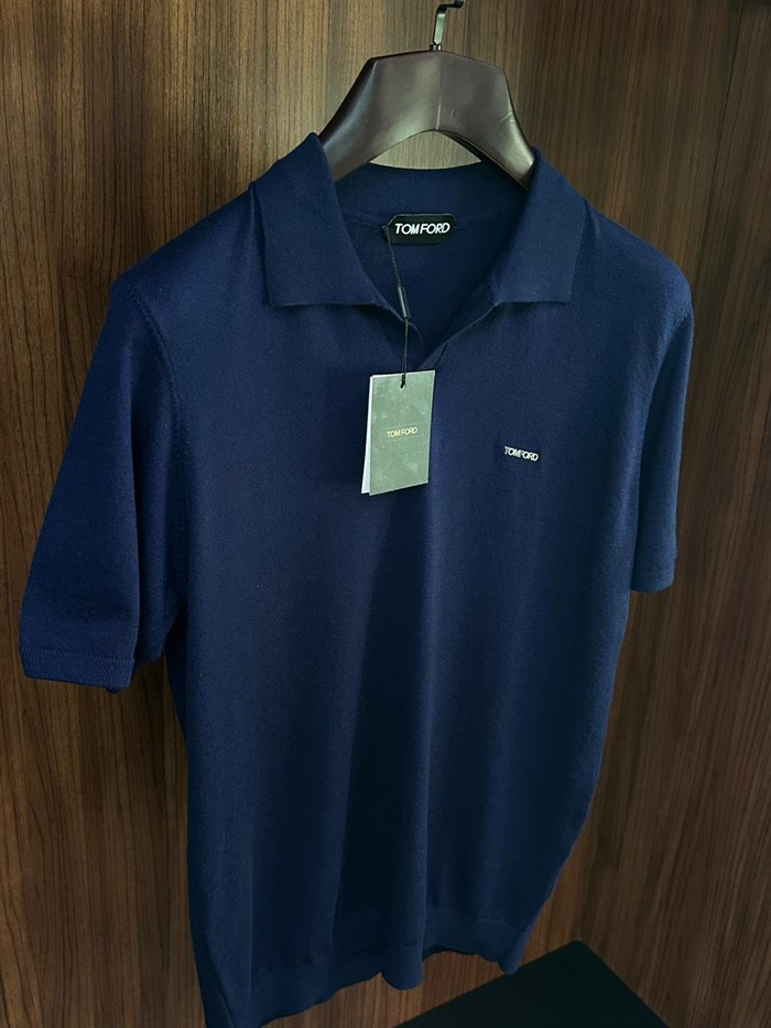Metal Logolu Yakalı Triko T-Shirt